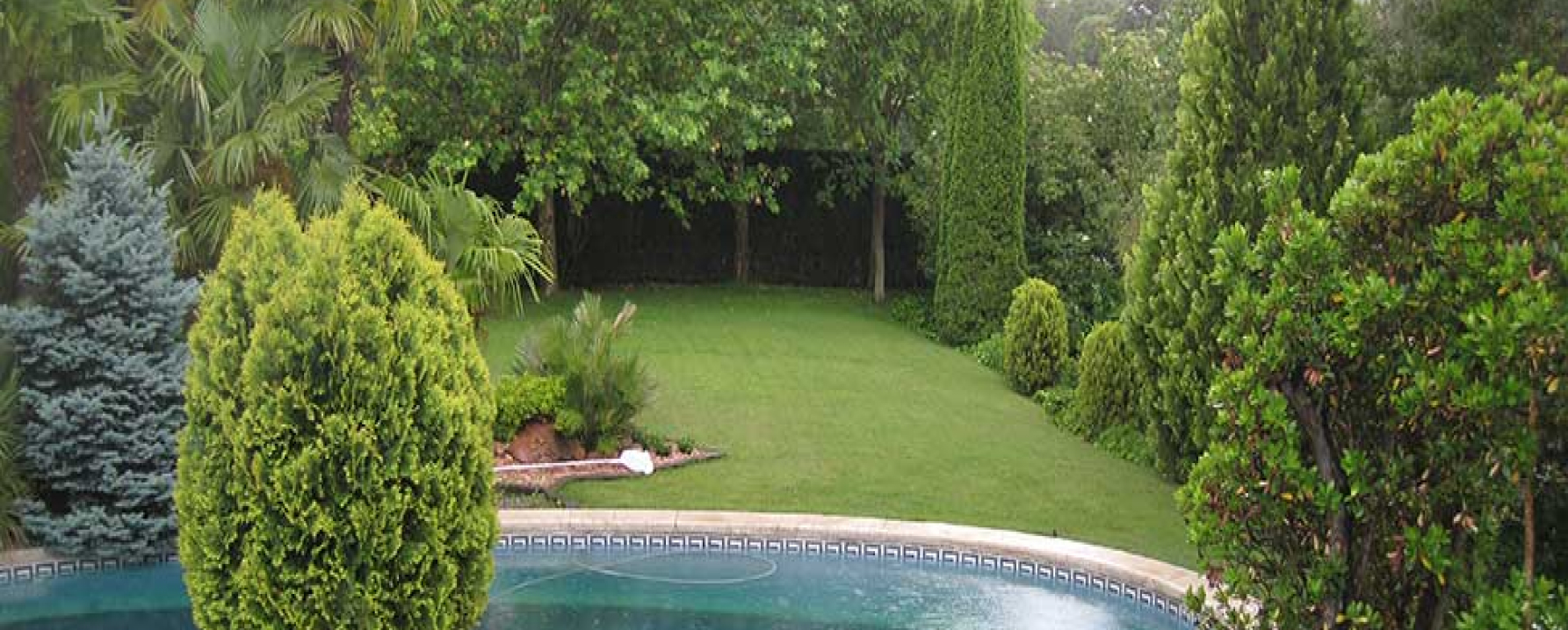 Mantenimiento de jardines interiores y exteriores